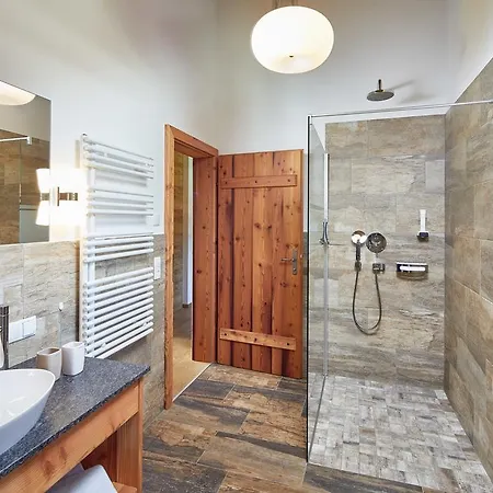 شاليه ليهينريديل